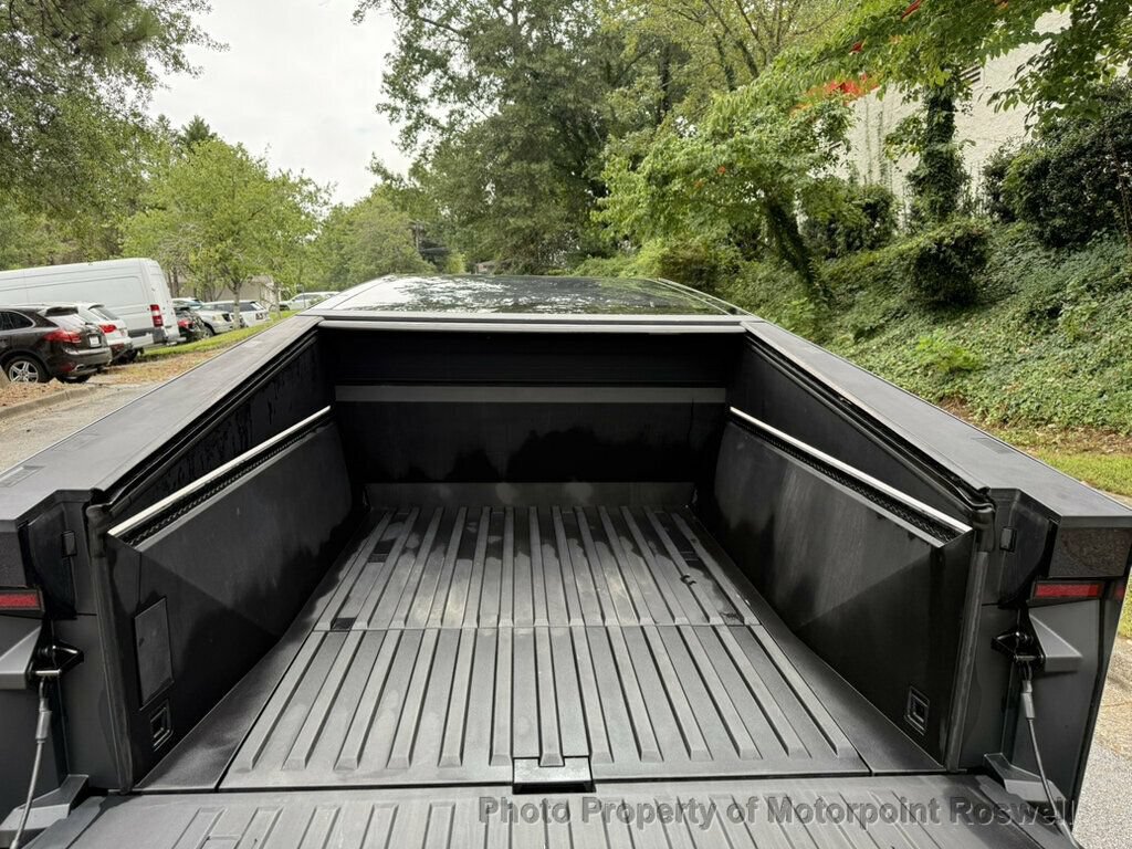 Used 2024 Tesla Cybertruck Cyberbeast AWD/4WD image 9