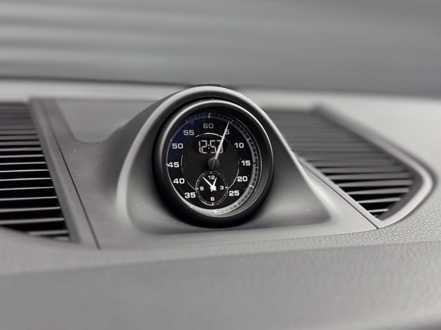 Certified 2023 Porsche Macan AWD/4WD image 27