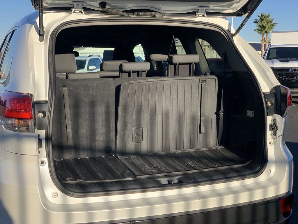 Used 2019 Toyota Highlander LE image 24
