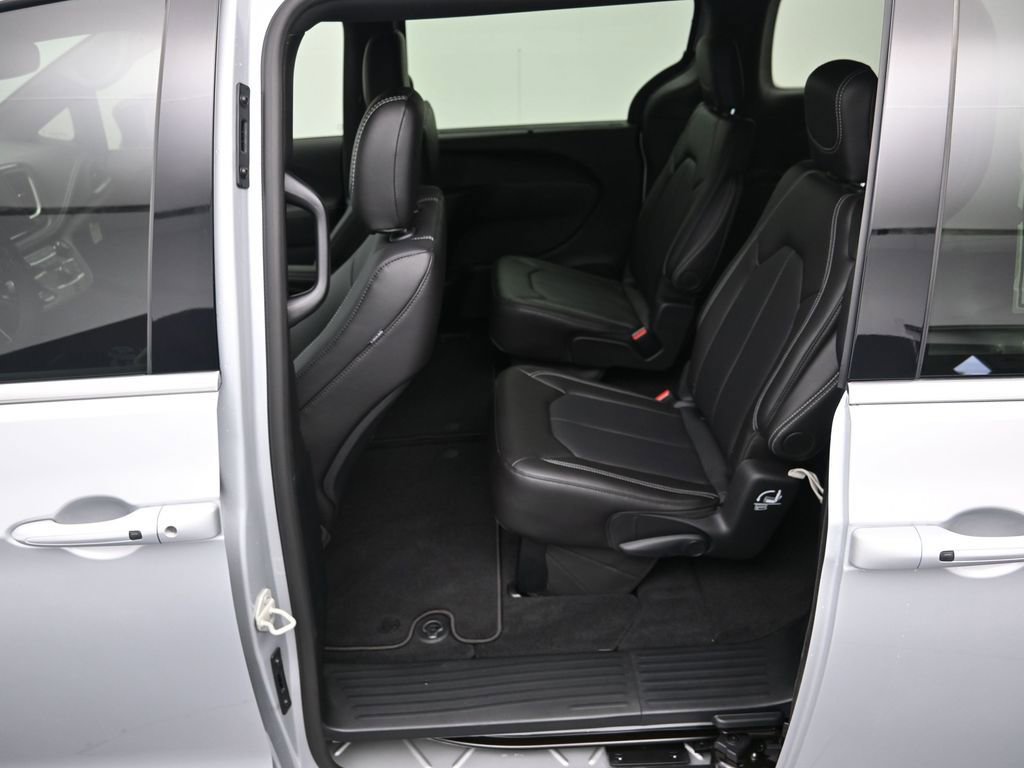 New 2026 Chrysler Pacifica Select FWD image 20