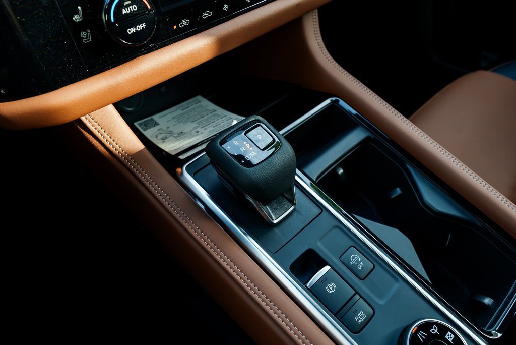 New 2025 Nissan Pathfinder Platinum image 17