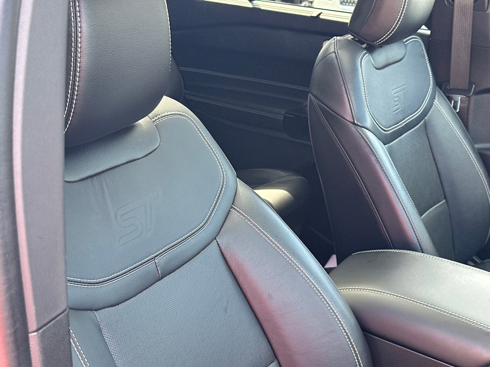 Used 2023 Ford Explorer ST w/ Equipment Group 401A image 11