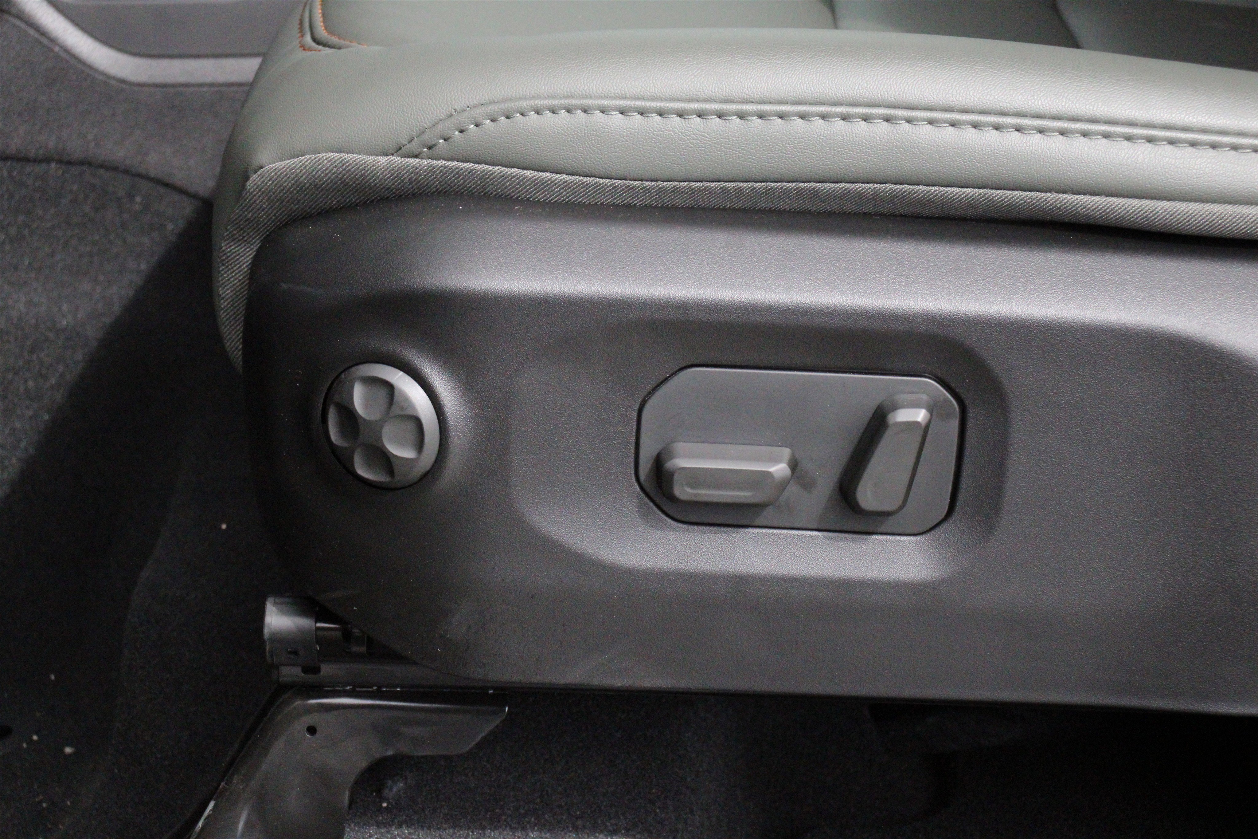 New 2026 Jeep Gladiator Mojave image 3