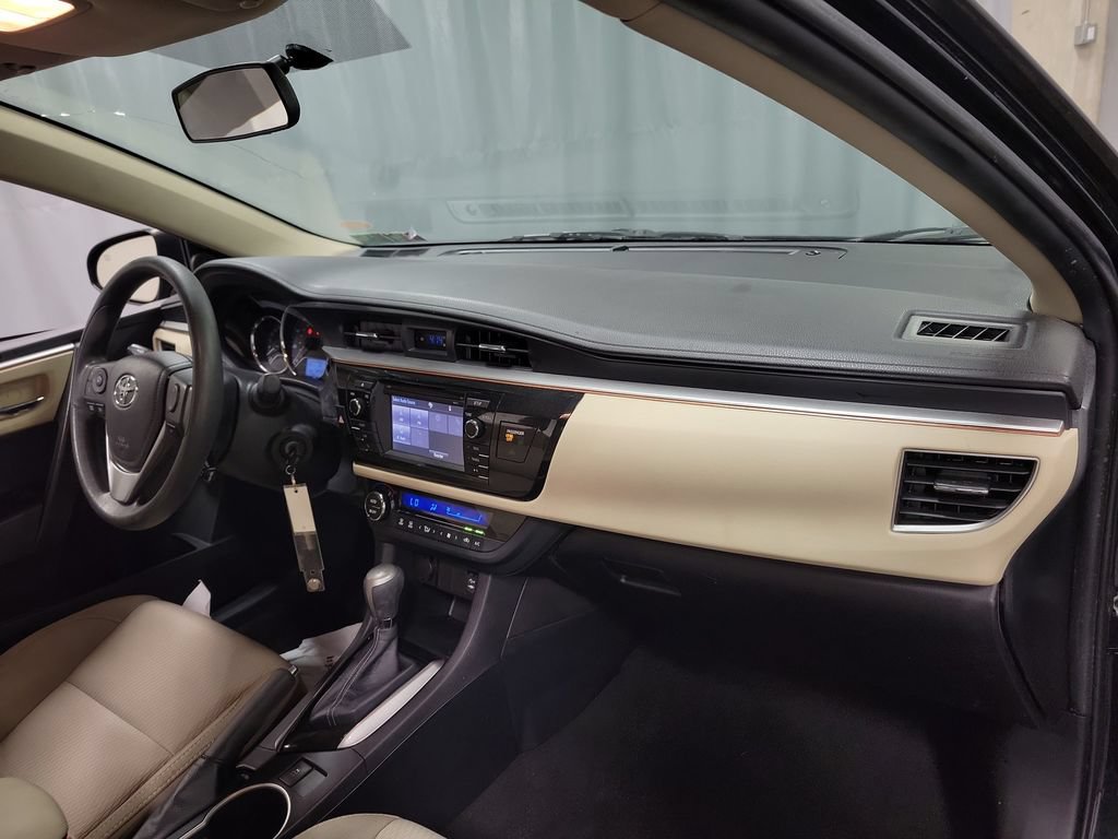 Used 2016 Toyota Corolla LE FWD image 27