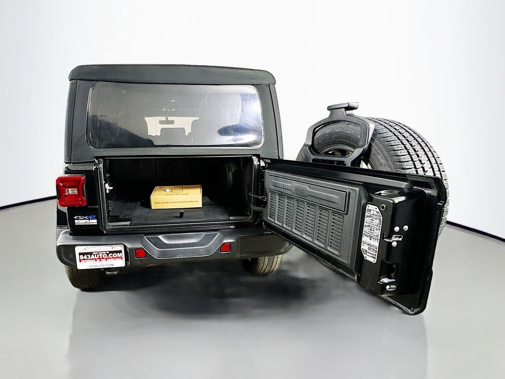Used 2021 Jeep Wrangler Unlimited Sahara w/ Cold Weather Group AWD/4WD image 35