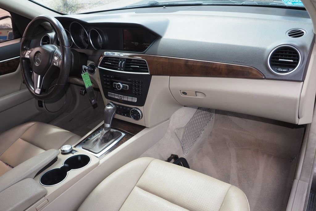 Used 2013 Mercedes-Benz C 250 Sedan image 19