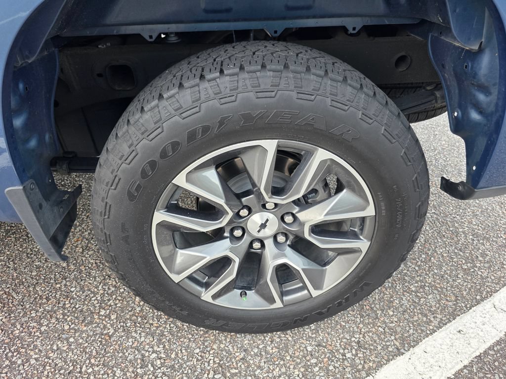 Certified 2024 Chevrolet Silverado 1500 RST AWD/4WD image 32