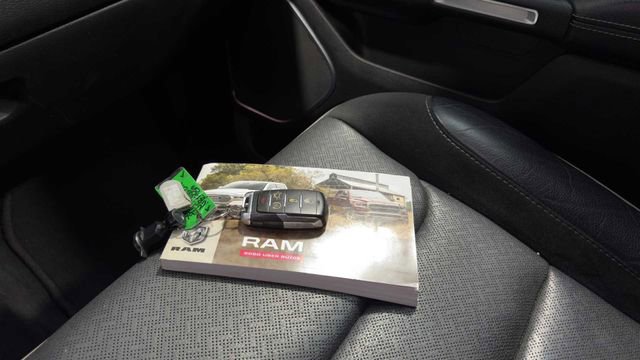 Used 2020 RAM 1500 Laramie RWD image 29