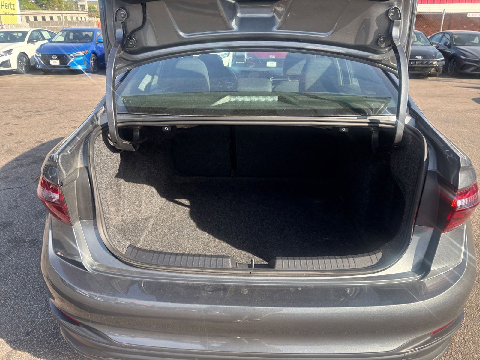 Used 2025 Volkswagen Jetta Sport image 31