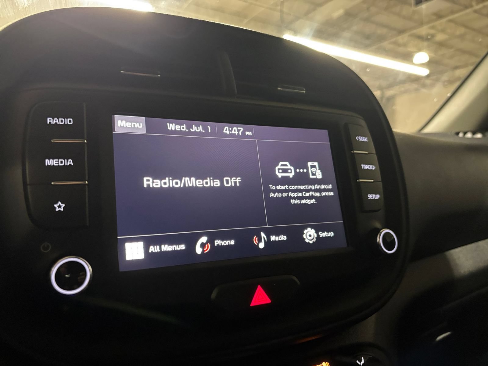 Used 2025 Kia Soul LX w/ LX Technology Package FWD image 19