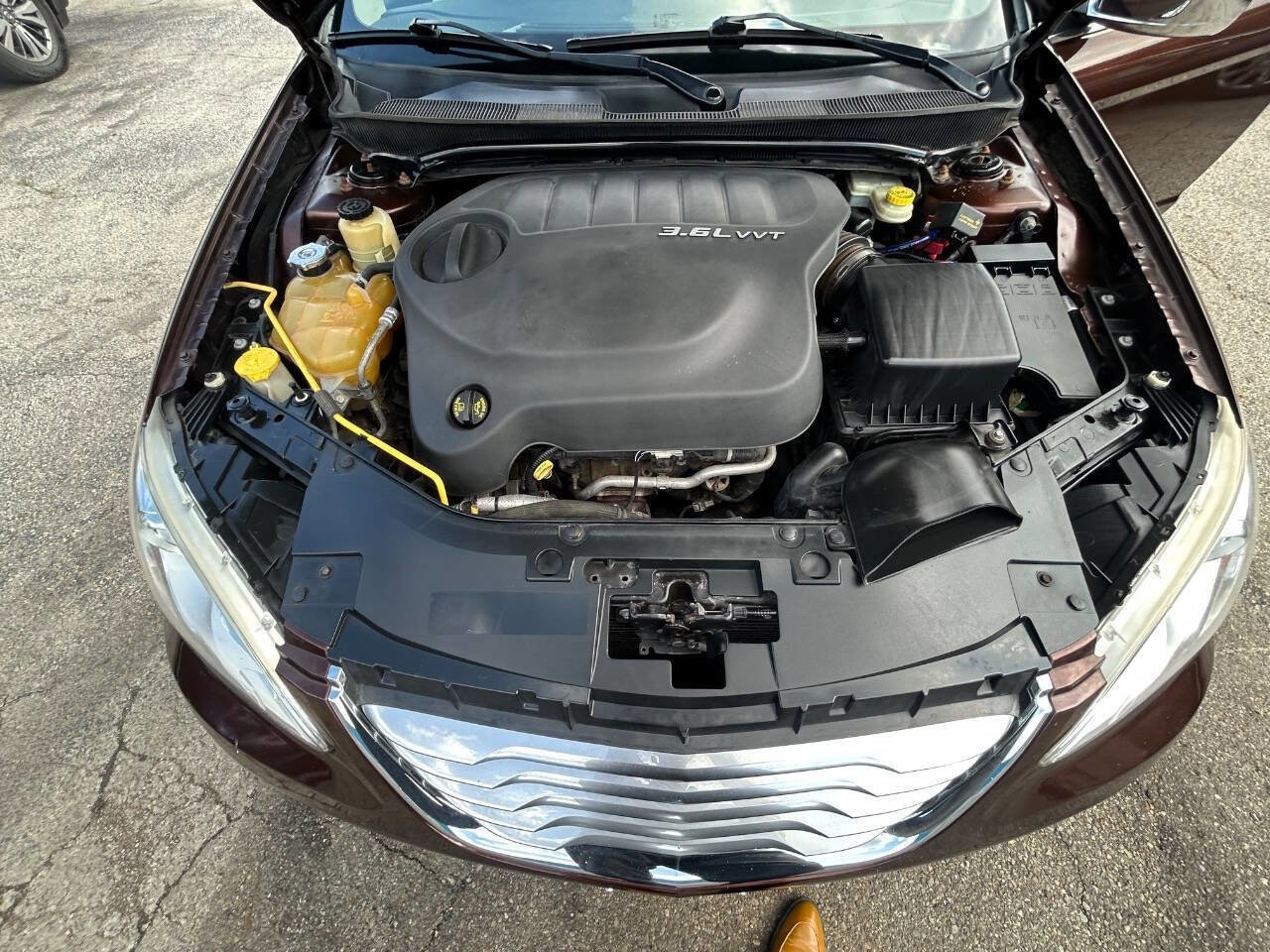 Used 2013 Chrysler 200 Limited FWD image 15