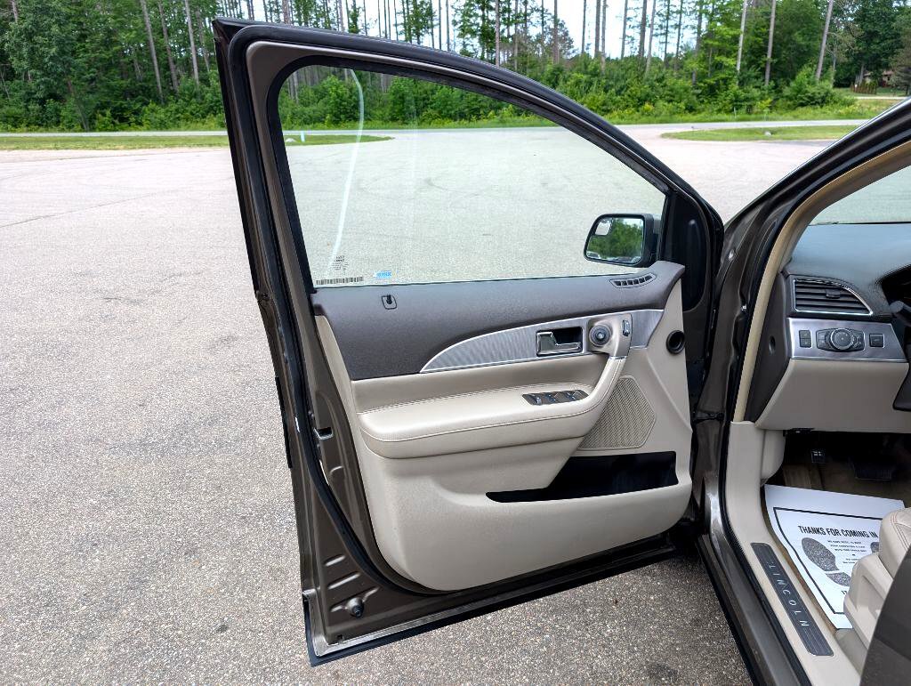 Used 2012 Lincoln MKX AWD image 13