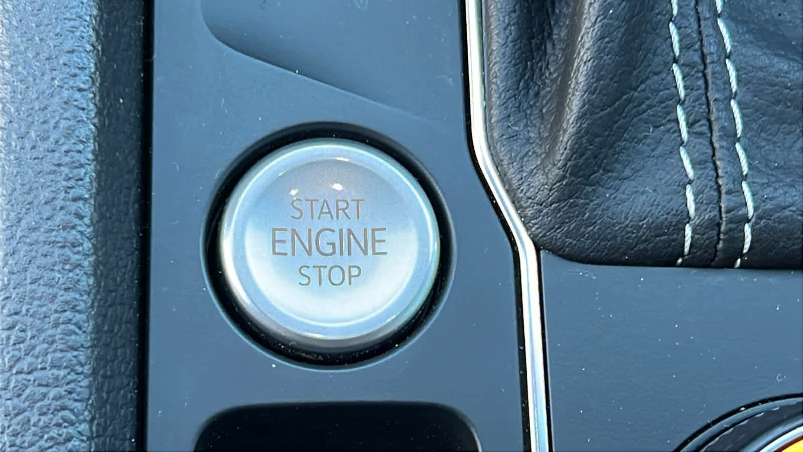 Used 2021 Volkswagen Atlas Cross Sport SE image 17