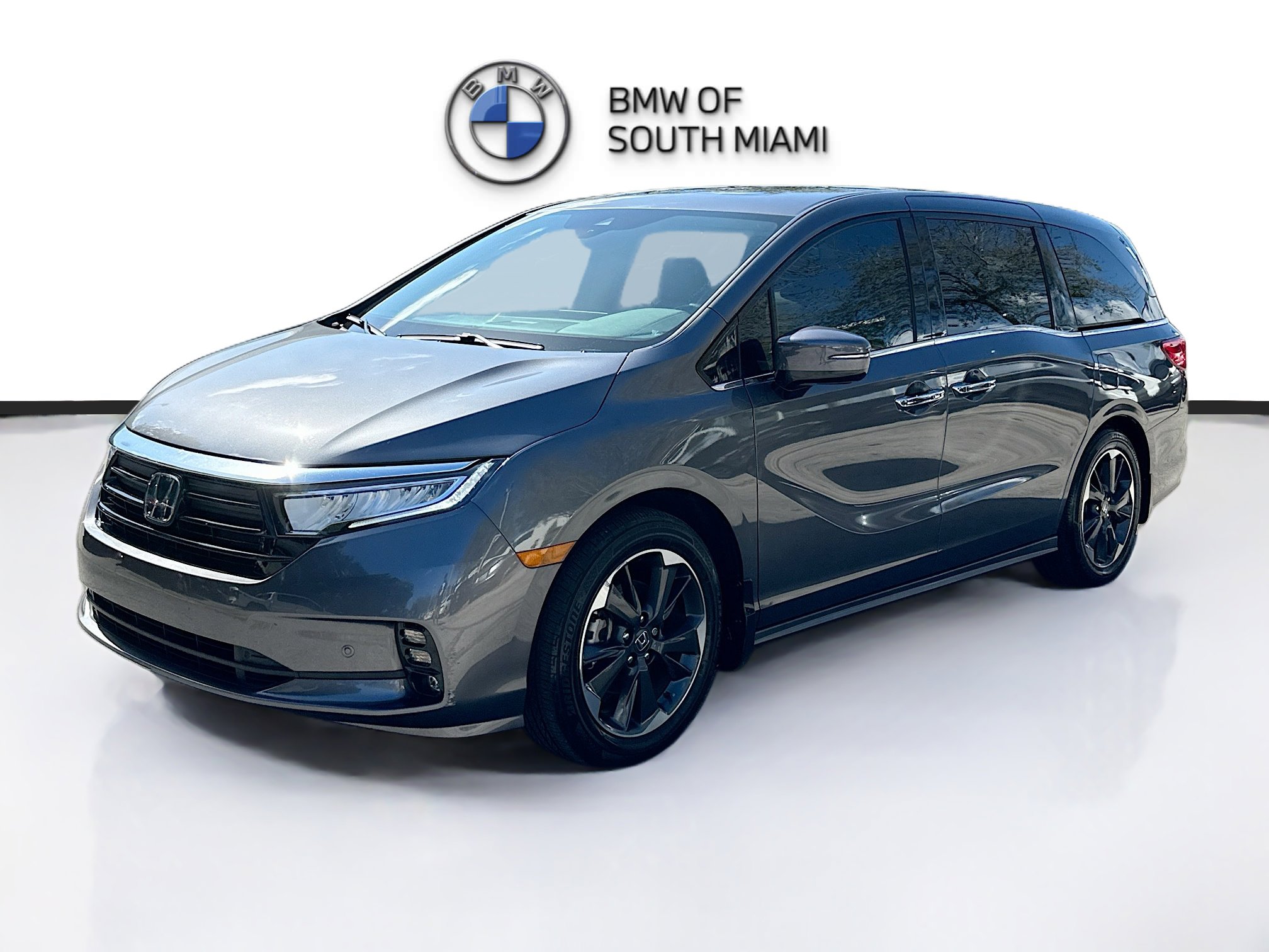 Used 2024 Honda Odyssey Elite image 3