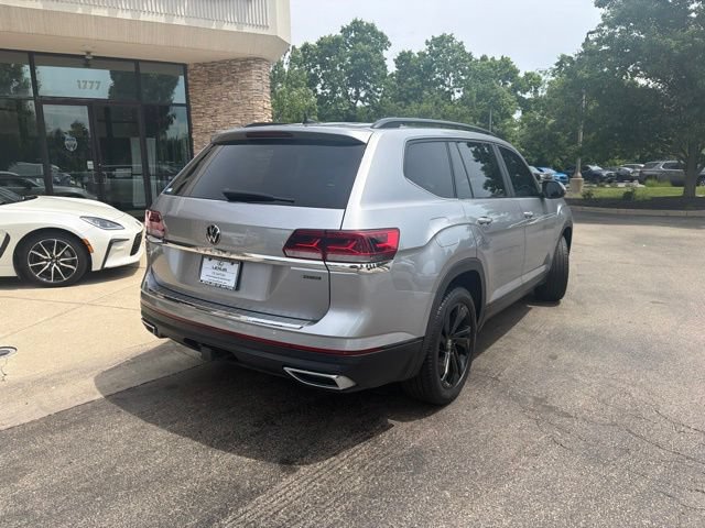 Used 2023 Volkswagen Atlas SE w/ Panoramic Sunroof Package AWD/4WD image 7