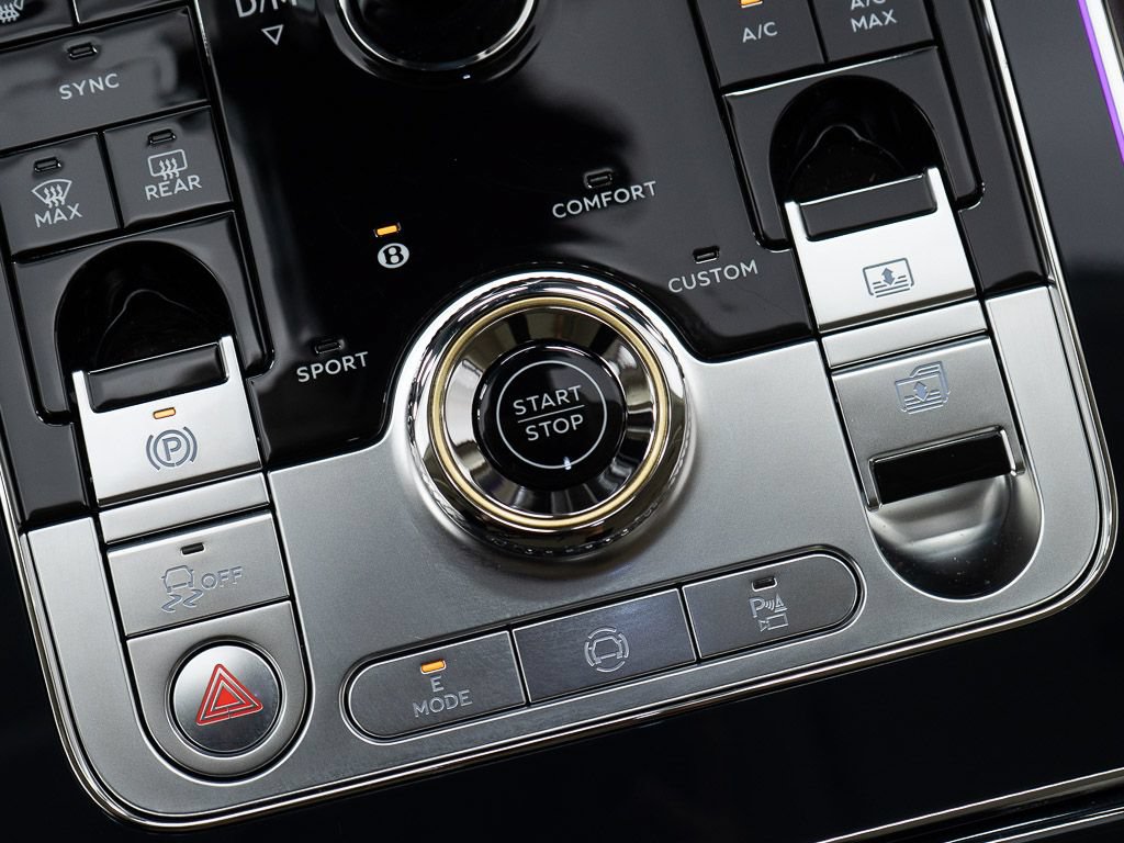 Used 2026 Bentley Flying Spur Plug-In Hybrid AWD/4WD image 36