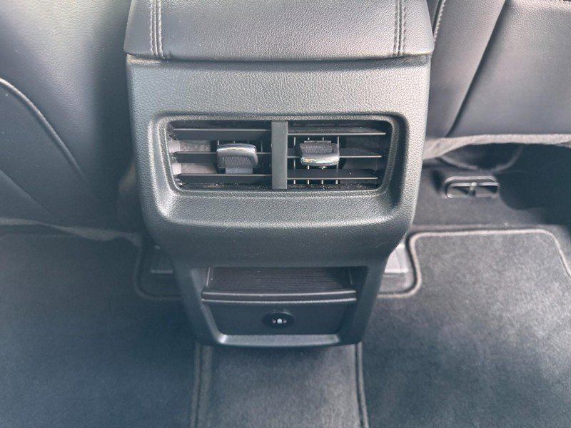 Used 2024 Ford Edge SEL image 16