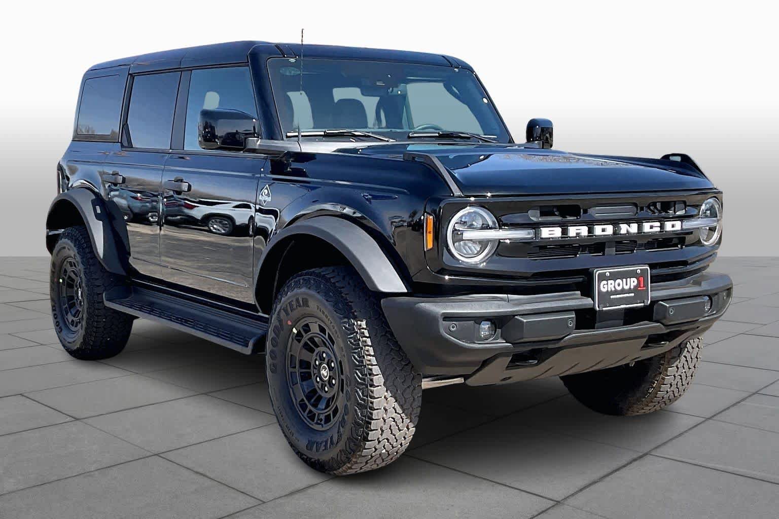 New 2026 Ford Bronco Outer Banks w/ Sasquatch Package AWD/4WD image 2