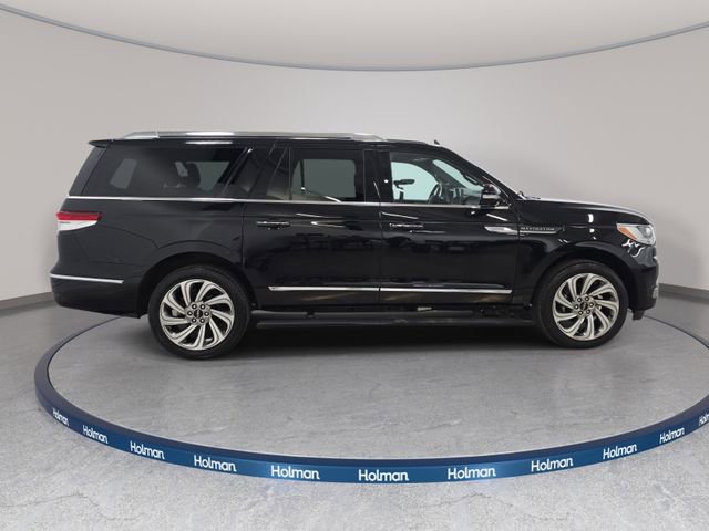 Certified 2023 Lincoln Navigator L Reserve image 4