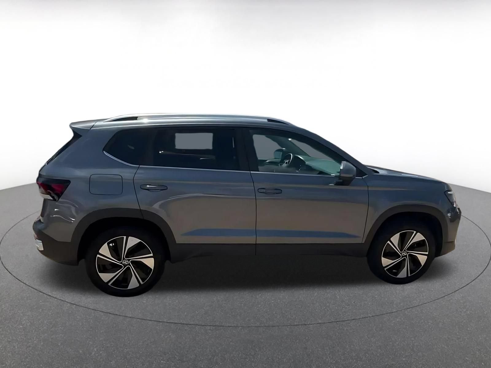 Used 2026 Volkswagen Taos SE AWD/4WD image 13