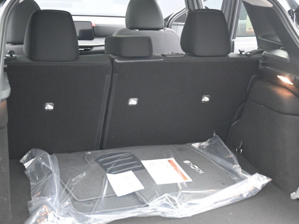 New 2026 Nissan Kicks SV w/ SV Premium Package AWD/4WD image 20