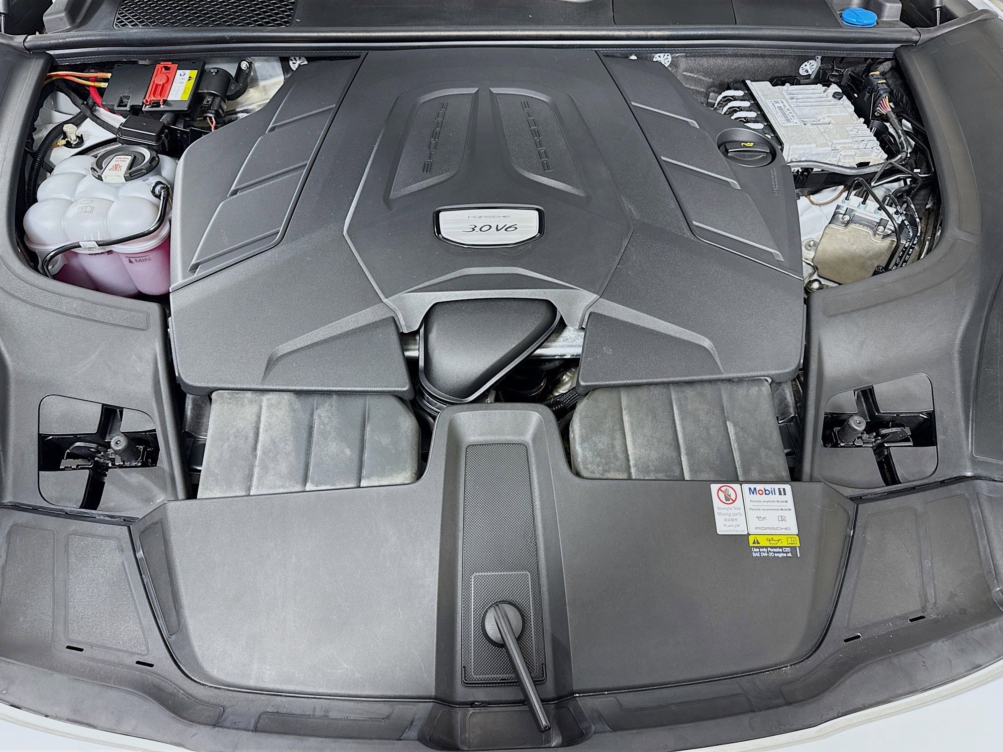 Certified 2022 Porsche Cayenne image 30