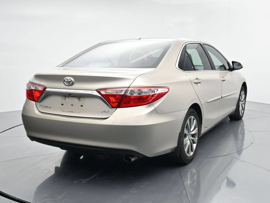 Used 2017 Toyota Camry XLE w/ Moonroof Package FWD image 6