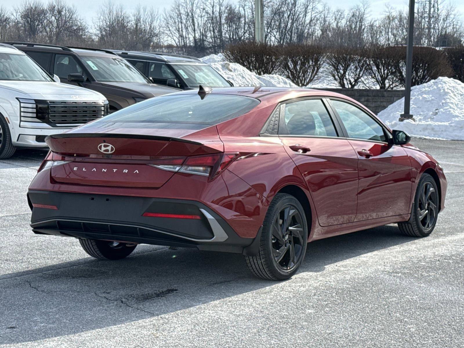 Used 2026 Hyundai Elantra Sport FWD image 12