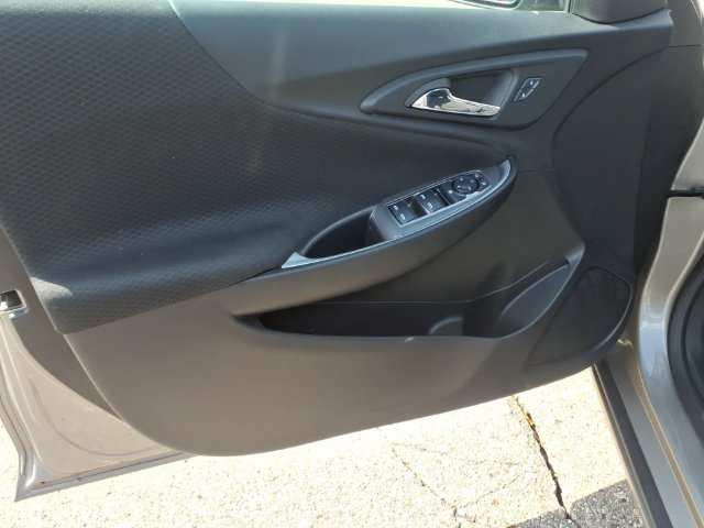Used 2025 Chevrolet Malibu LT FWD image 9