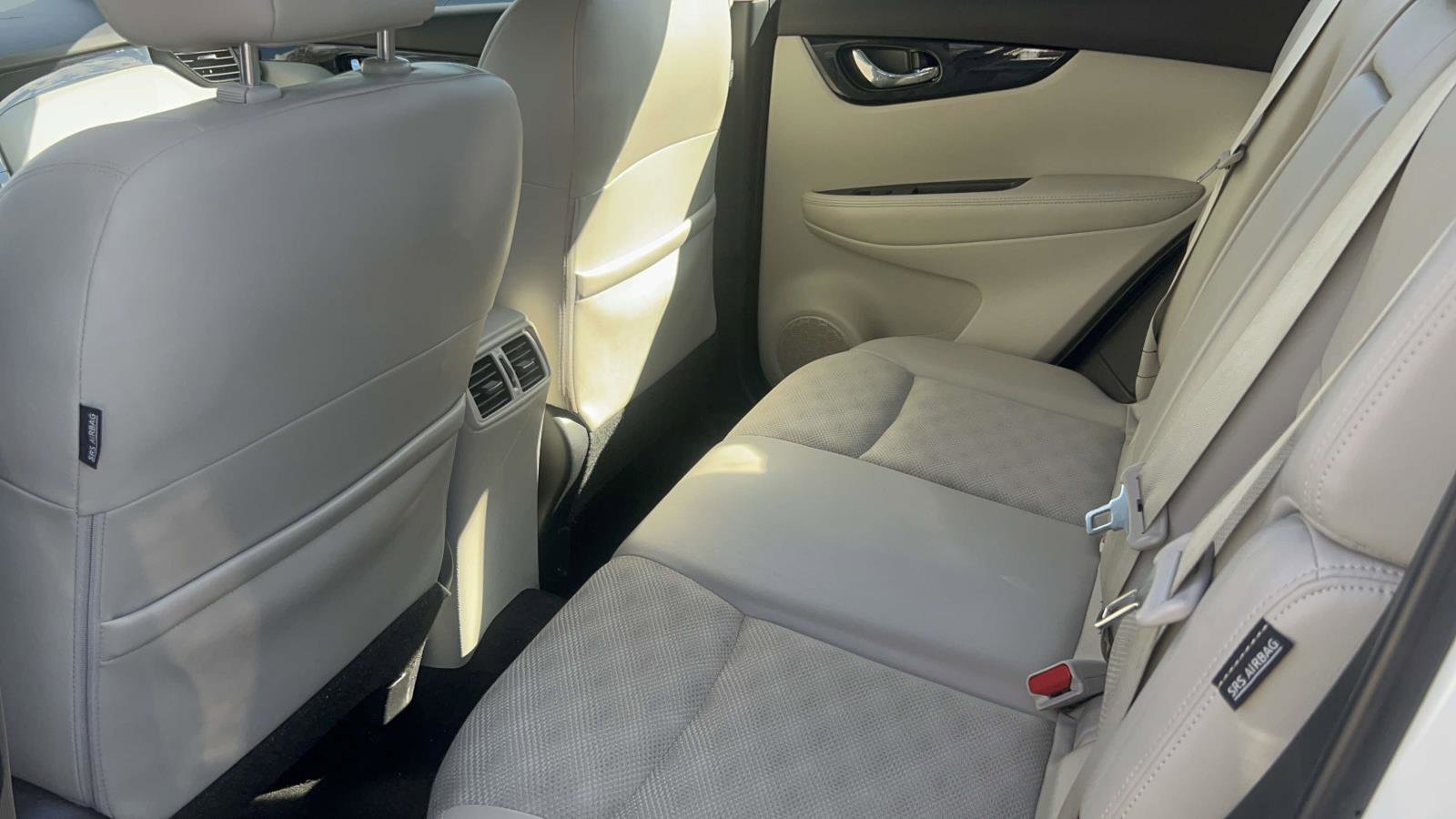 Used 2022 Nissan Rogue Sport SV w/ Technology Package image 35