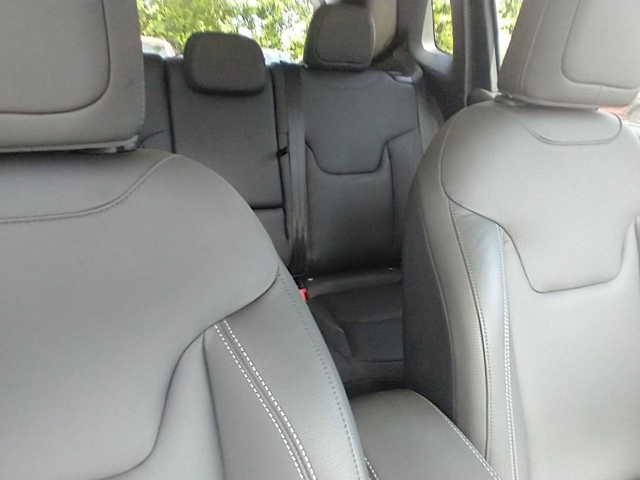 Used 2022 Jeep Renegade Limited image 14