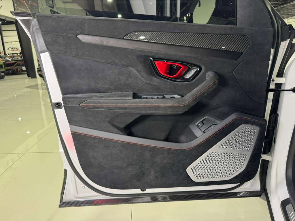 Used 2023 Lamborghini Urus Performante image 37
