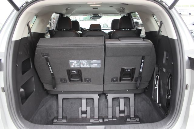 Used 2024 Kia Carnival EX FWD image 26