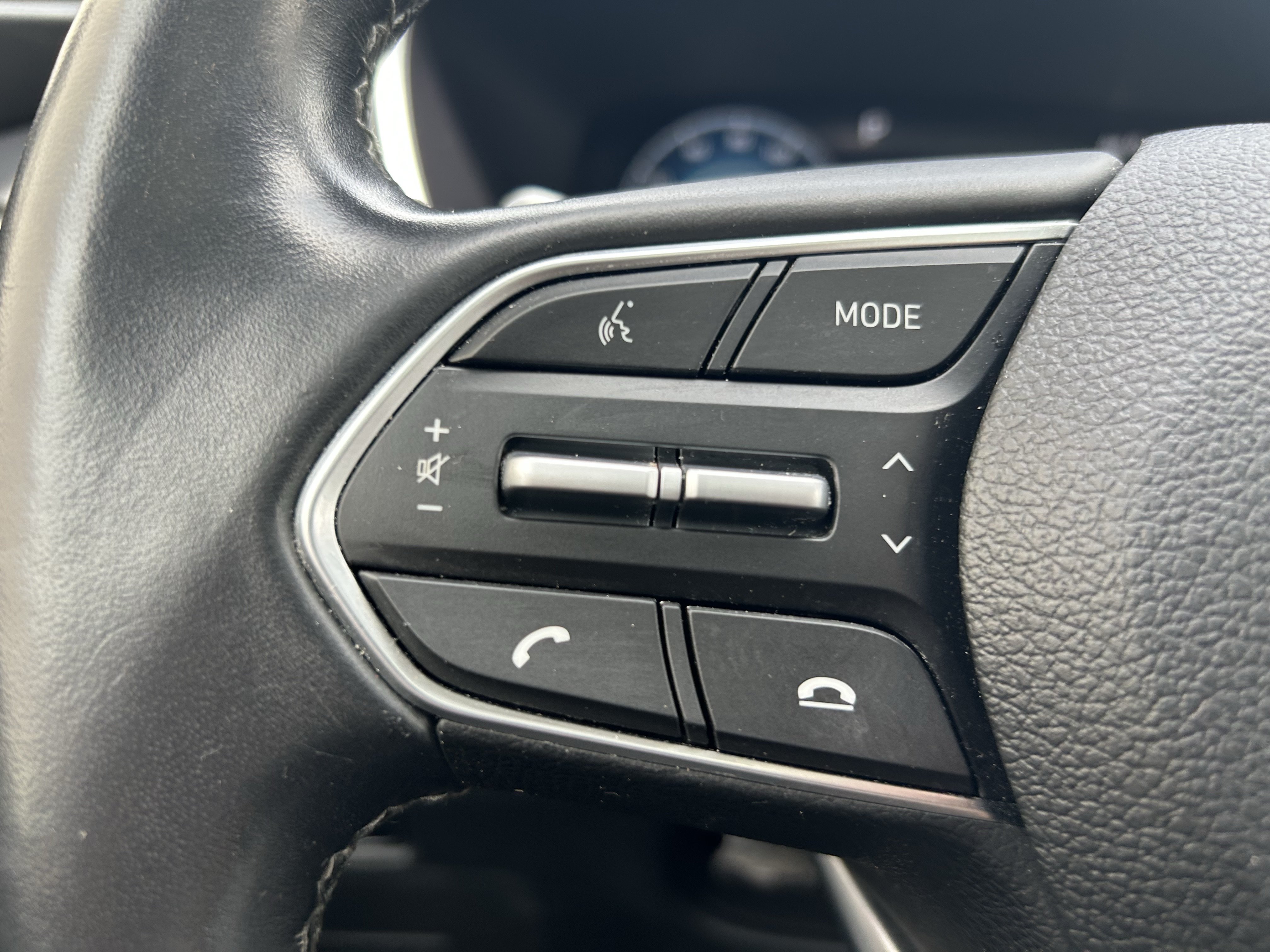 Used 2022 Hyundai Santa Fe Limited AWD/4WD image 24