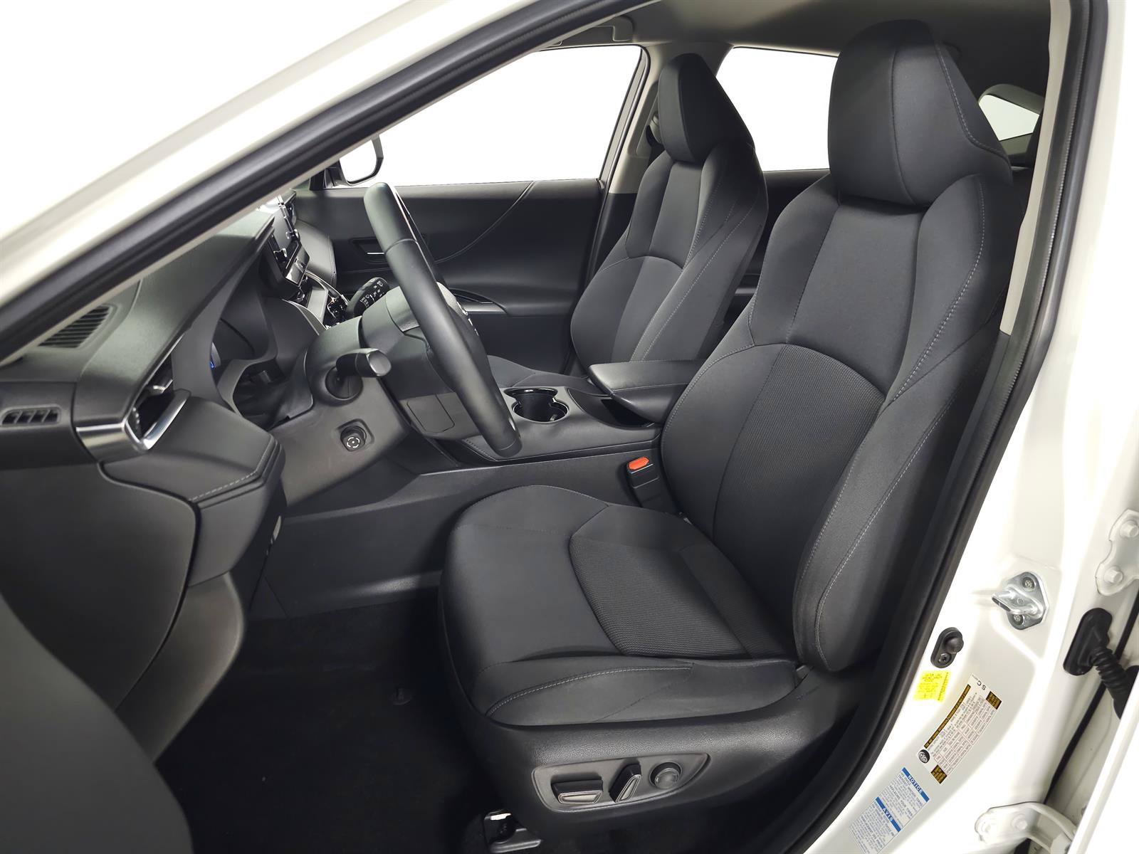 Used 2022 Toyota Venza LE AWD/4WD image 17