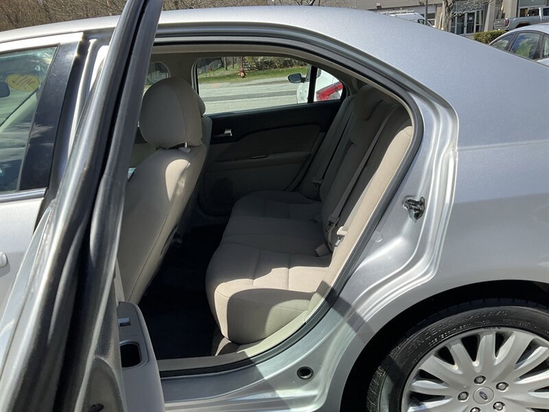 Used 2012 Ford Fusion Hybrid FWD image 11