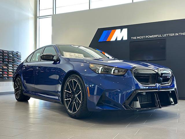 New 2027 BMW M5 w/ Carbon Package