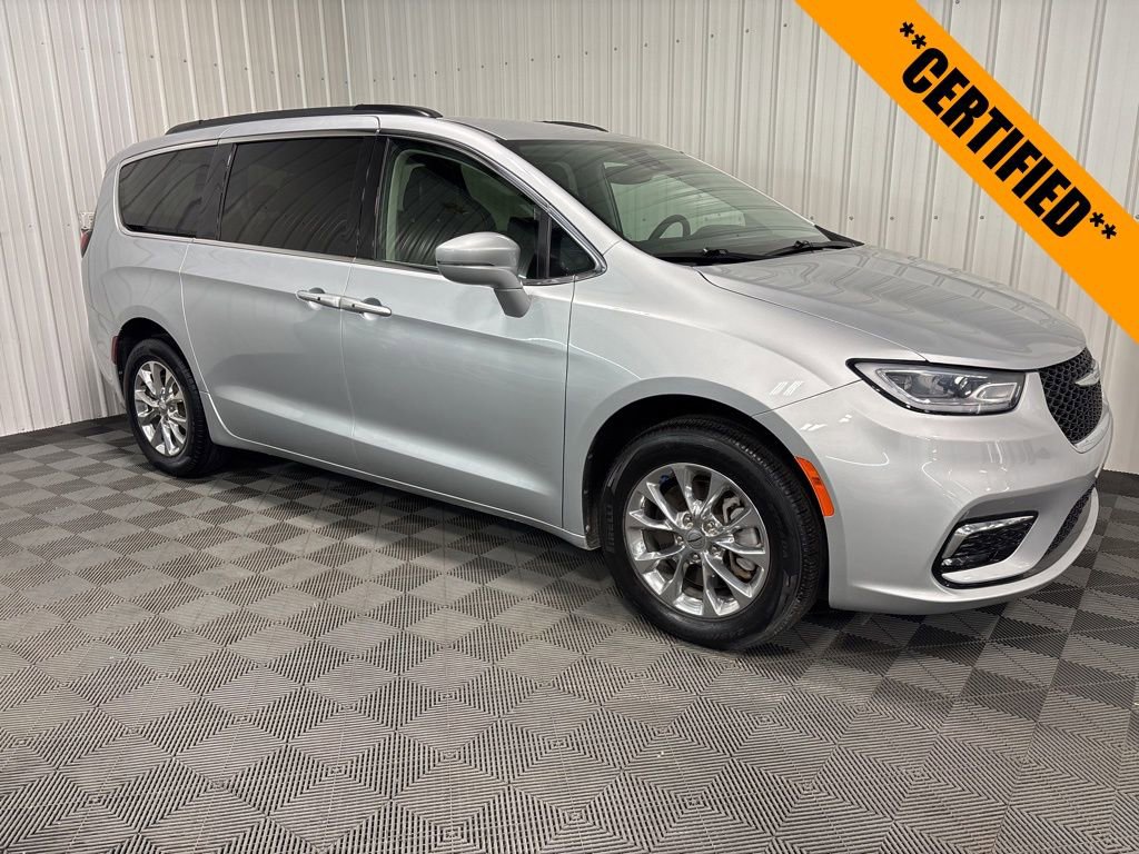 Certified 2022 Chrysler Pacifica Touring-L image 1