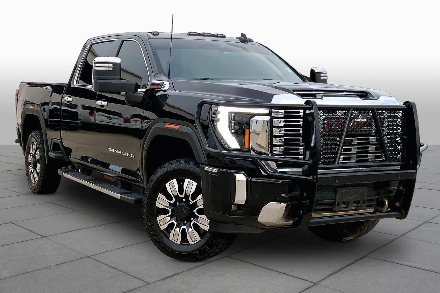 Used 2024 GMC Sierra 2500 Denali w/ Denali Reserve Package AWD/4WD image 3