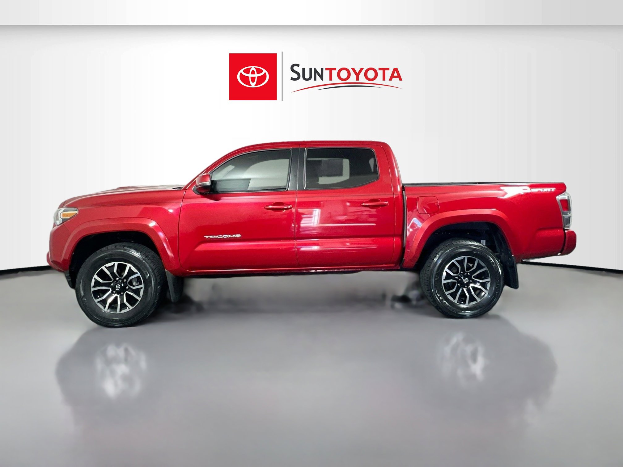 Used 2022 Toyota Tacoma TRD Sport w/ Technology Package image 7