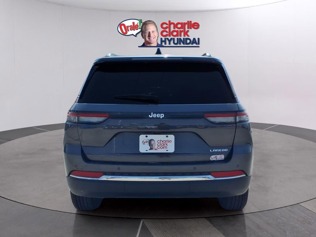 Used 2025 Jeep Grand Cherokee Laredo X image 4