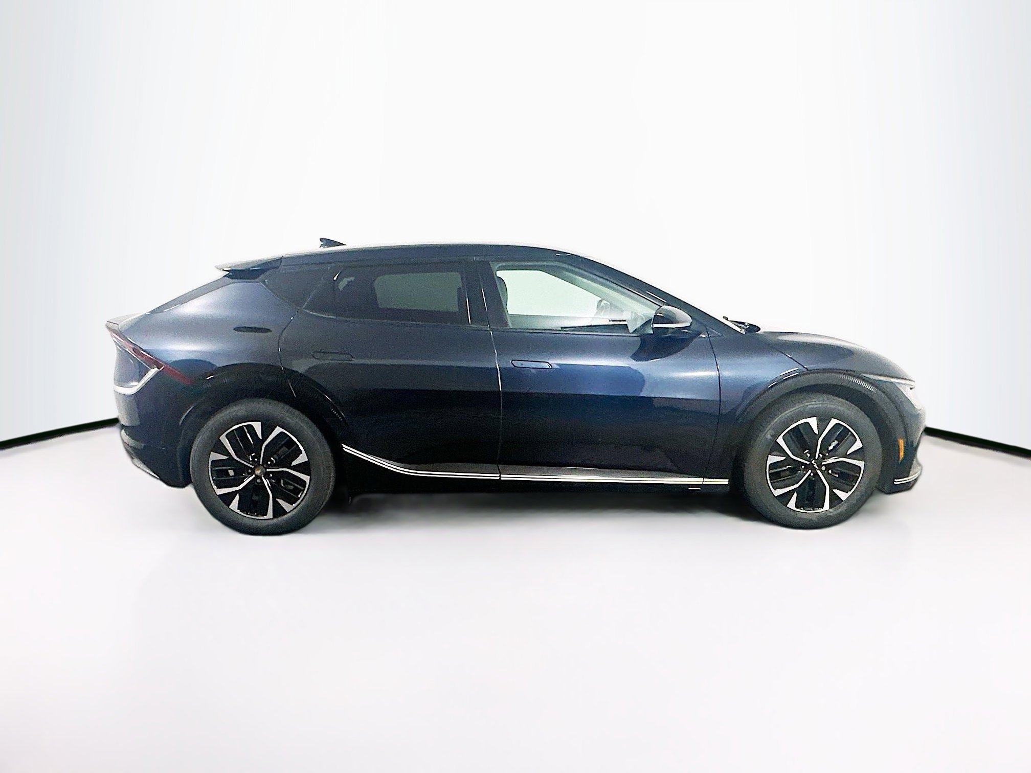 Used 2023 Kia EV6 Wind RWD image 10