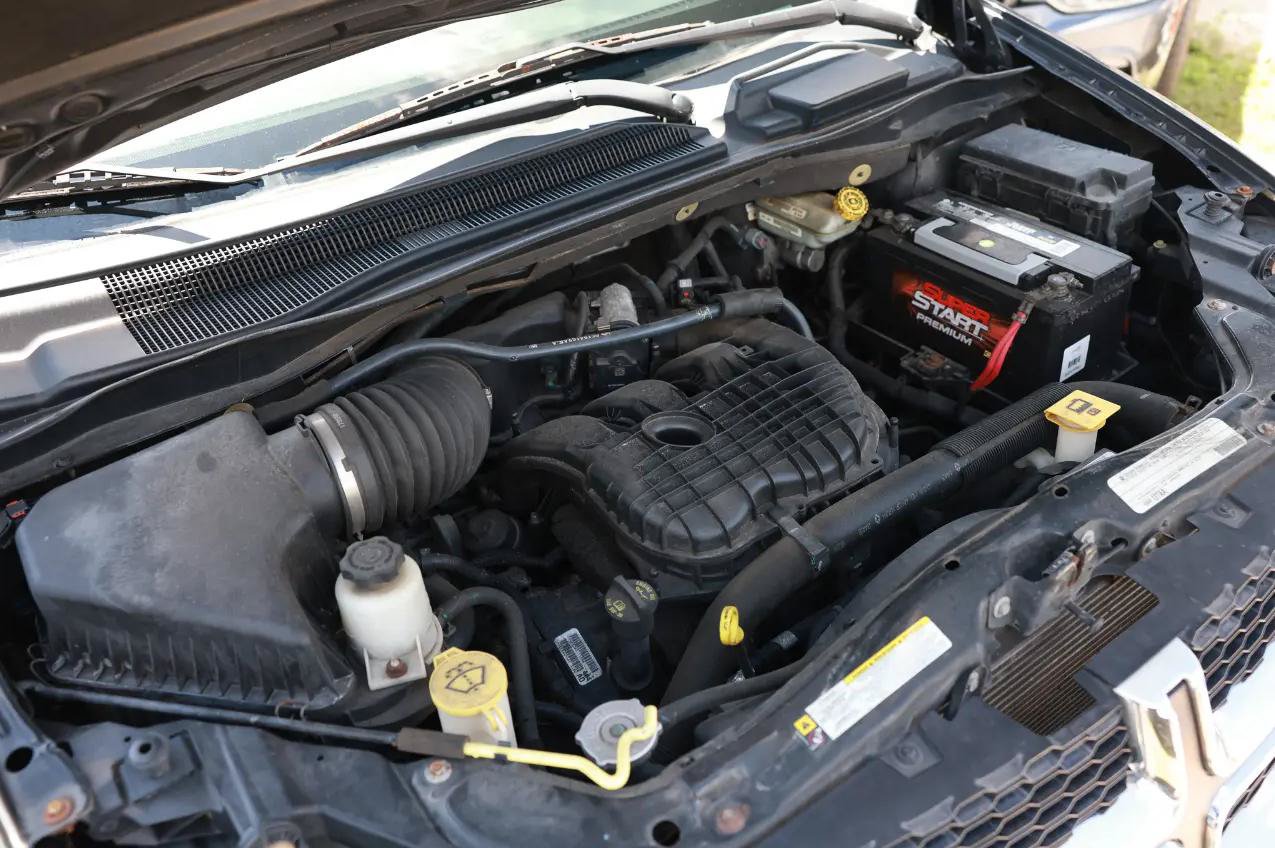 Used 2011 Dodge Grand Caravan Express FWD image 40