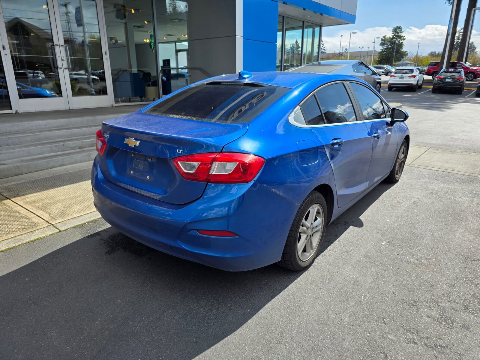 Used 2017 Chevrolet Cruze LT w/ Convenience Package image 5