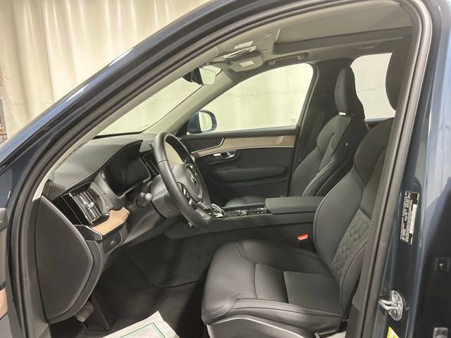 Used 2025 Volvo XC90 B6 Plus AWD/4WD image 11