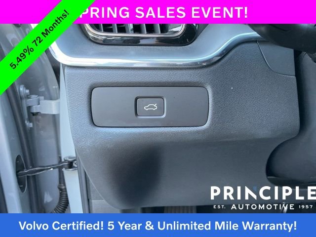 Certified 2025 Volvo XC60 B5 Core image 24