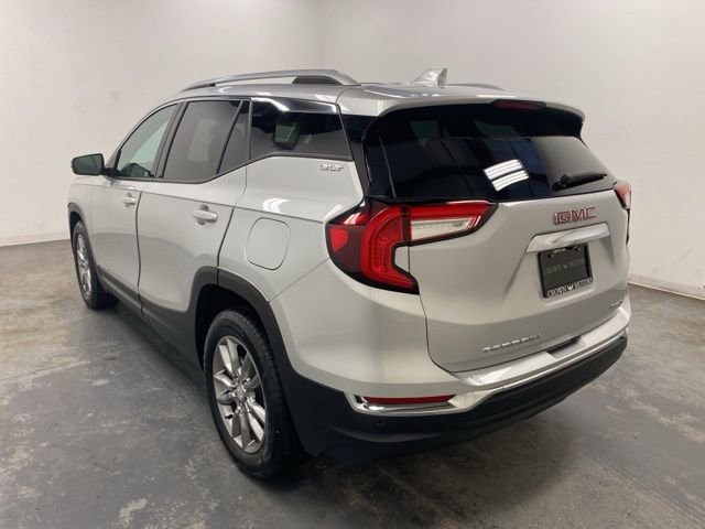 Used 2022 GMC Terrain SLT w/ Infotainment Package II image 4