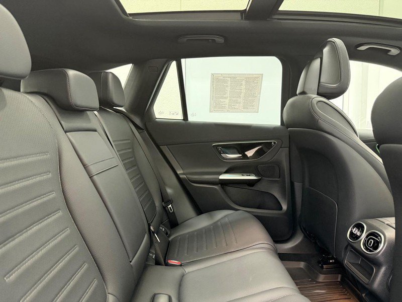 Used 2026 Mercedes-Benz GLC 300 4MATIC image 8