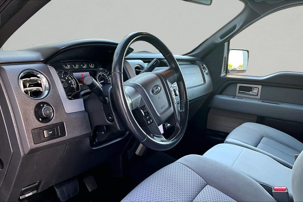Used 2011 Ford F150 XLT w/ XLT Chrome Pkg AWD/4WD image 16