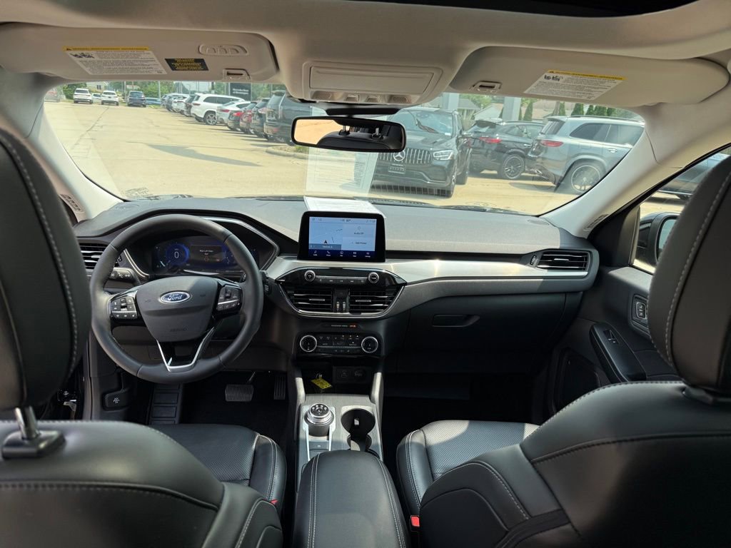 Used 2022 Ford Escape Titanium image 17